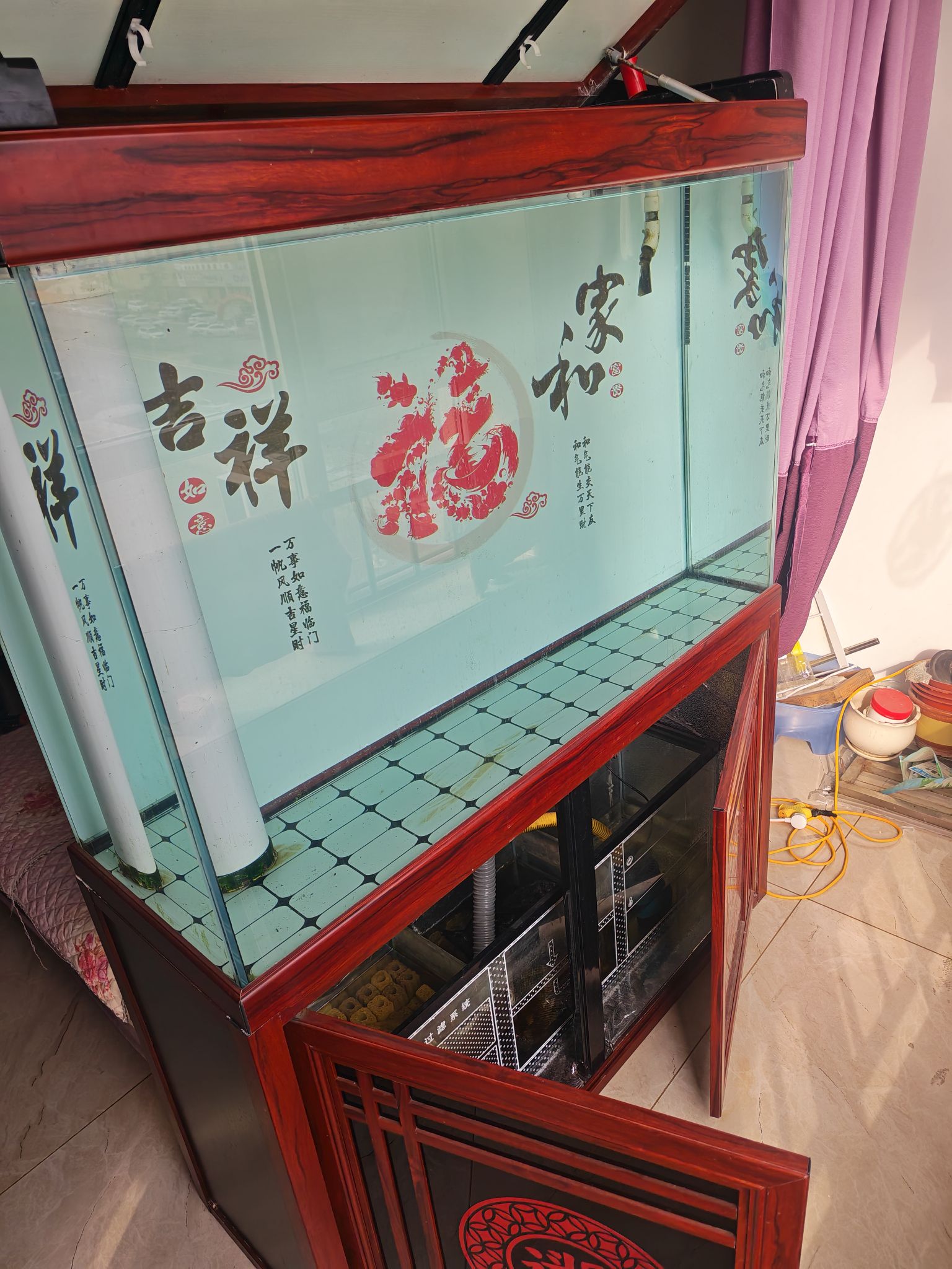九成新金晶超白鱼缸，1.2米,宽400设备齐全，长兴岛，