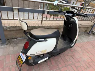 金箭电动车7月份买的没怎么骑一直放着车子挺新的满电能跑60多公里手续在能上牌 1900块钱不砍价