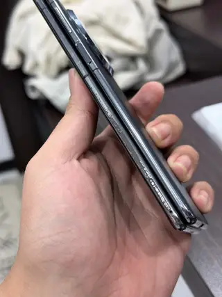 自用华为 Mate X5 12+512 边框伊拉克 内屏爆线 触摸正常 电池 90 尾插有点松 其余