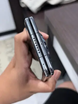 自用华为 Mate X5 12+512 边框伊拉克 内屏爆线 触摸正常 电池 90 尾插有点松 其余