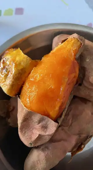 新出的花生自然晾晒果仁饱满3.5元每斤 ​新红豆颗粒均匀适合豆馅豆浆6.5元每斤 ​新饭豆适合焖饭做