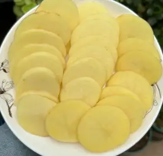 新出的花生自然晾晒果仁饱满3.5元每斤 ​新红豆颗粒均匀适合豆馅豆浆6.5元每斤 ​新饭豆适合焖饭做