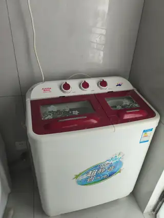 双桶洗衣机150一个，有两个，都好用，新新家园自取，158****8768