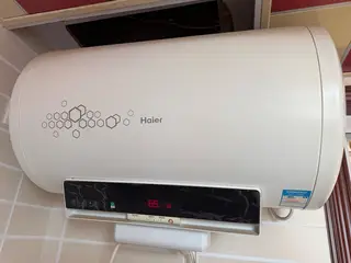 海尔热水器60升150元出楼区自取。