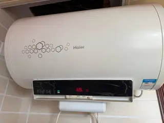 海尔热水器60升150元出楼区自取。