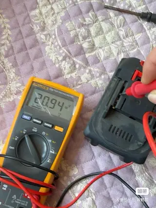 出福禄克175万用表，京东购入2800