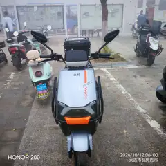嘉陵电动车，买时2800，骑行400公里，新车，现在出售2000