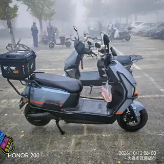 嘉陵电动车，买时2800，骑行400公里，新车，现在出售2000