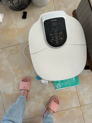 补课班教室拉来的六张纯实木桌子，质量杠杠的，长120宽45.适用各种场景，一张90元，一共六张.都拿