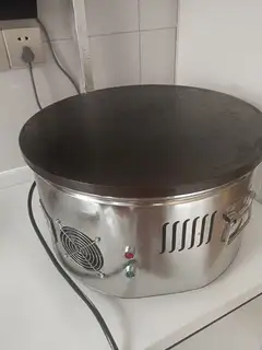 电鏊子，可用做卷饼，和煎饼果子就用一个月，买时498元