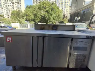 自家餐厅 不干了，还有很多机器像传菜机 操作台 多功能烤架 盘子等等 可以上门来看 质量特别好 欢迎