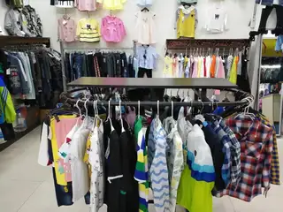 代处理童装10-50元，三堂回迁兴苑市场真味烧腊店，质量很好，适合2-10岁儿童，有少量大童，内衣纯