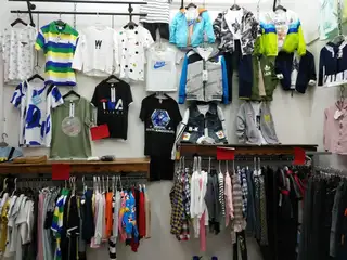 代处理童装10-50元，三堂回迁兴苑市场真味烧腊店，质量很好，适合2-10岁儿童，有少量大童，内衣纯