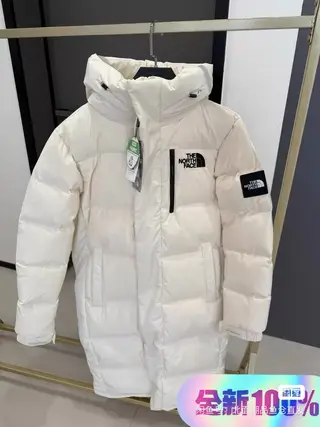 全新长款羽绒服 奶油白 连帽 80%白鸭绒填充 蓬松度高 冬天超暖 过膝长款 男女都能穿 情侣也合适
