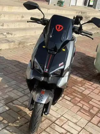 给老公买的电动车就跑300公里没有电池，台铃王者，新车不带电池4700买的能跑73迈