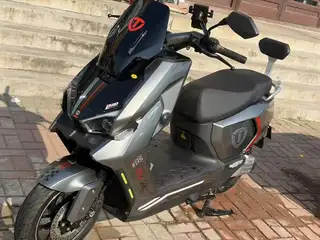 给老公买的电动车就跑300公里没有电池，台铃王者，新车不带电池4700买的能跑73迈