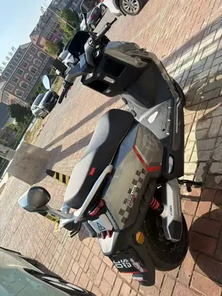 给老公买的电动车就跑300公里没有电池，台铃王者，新车不带电池4700买的能跑73迈