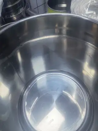30*30食品级不锈钢桶，20升的 刚用一个月，有轻微使用痕迹 买多了，出5个