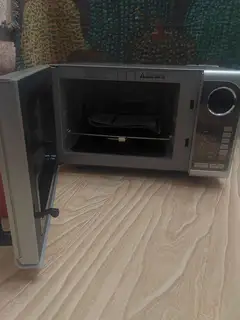 美的牌微波炉800一1300W。新的。