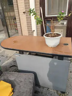一个小办公桌非常结实价格面议