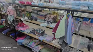 化妆品店店面升级，美容床30-美甲桌80-柜台150-300不等。需要微信电话联系130****31