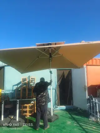 烤肉店不干了，所有东西便宜卖了，炭火的煎肉炉子和桌子一套80。电话180****5169