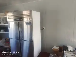 烤肉店不干了，所有东西便宜卖了，炭火的煎肉炉子和桌子一套80。电话180****5169