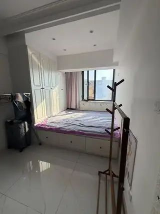 出租•精装一室慧海湾小区1600