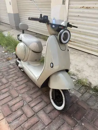 雅迪电动自行车，警察不抓，60伏大电池，续航60公里，没有任何问题，手机控制车