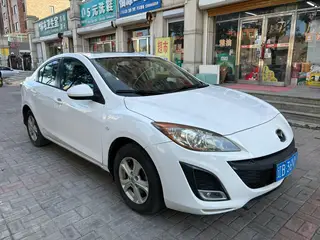 新到13年马自达3星驰，极品车况，全车只有两处补漆，时表12万公里，自动挡1.6排量，开着特别好，非