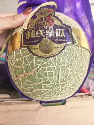 哥哥姐姐们 甜甜自己家里的王林苹果 维纳斯苹果 有需要的加微信私聊 进群 也有团购水果