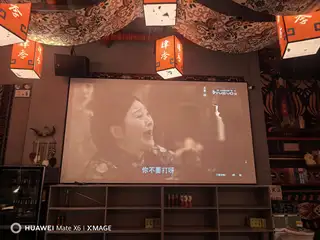 出售迪恒短焦激光投影仪 150寸高清投影幕布