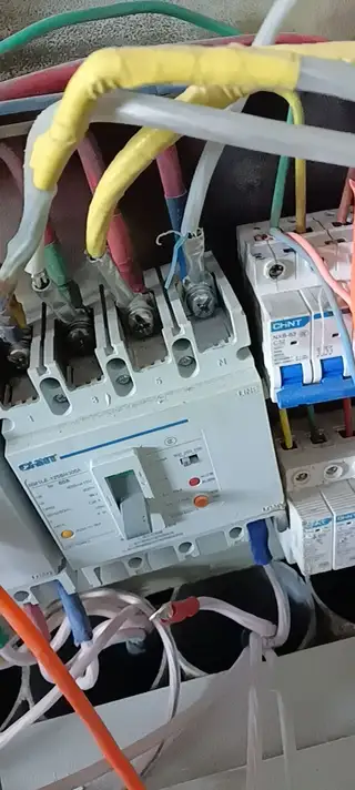 专业给排水，采暖，电气，灯具，线路铺设，监控，安装维修