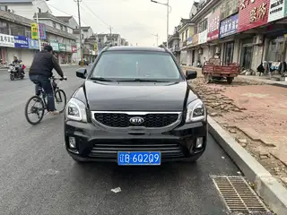 15年起亚狮跑，新款，手动2.0排量，车况精品，里外嘎嘎新，开着相当不错，保险27年8月，回家一分钱