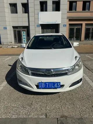 2014年上牌比亚迪速锐，辽B大连牌照，个人自用代步车，诚心转让。保险全年。 1.5L手动挡，皮实耐
