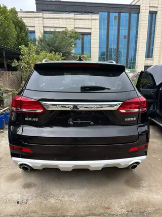 一手19年哈弗H6Coupe 自动1.5T 全景大天窗 真皮座椅 电子手刹 多功能方向盘 配置多多