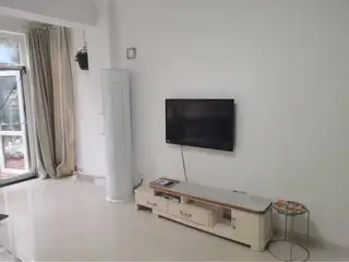 精装出租随时看，家具家电齐全