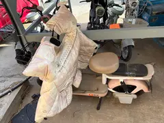 二手电动车 爱玛牌下 后座盖换过 可正常骑行 刚骑5个月 送头盔和原装充电器 可小刀