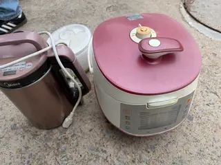苏泊尔电压力锅，九阳豆浆机，打包50块，功能完好