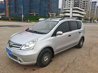 新到13年早产日产骊威，本地两手车，车况好，没有事故，外表内饰新，发动机变速底盘完美，开着特别好，手