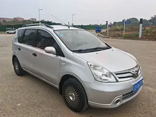 新到13年早产日产骊威，本地两手车，车况好，没有事故，外表内饰新，发动机变速底盘完美，开着特别好，手