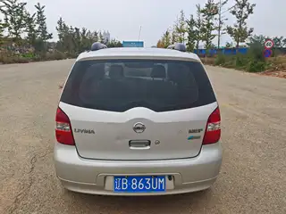 新到13年早产日产骊威，本地两手车，车况好，没有事故，外表内饰新，发动机变速底盘完美，开着特别好，手