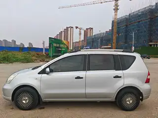 新到13年早产日产骊威，本地两手车，车况好，没有事故，外表内饰新，发动机变速底盘完美，开着特别好，手