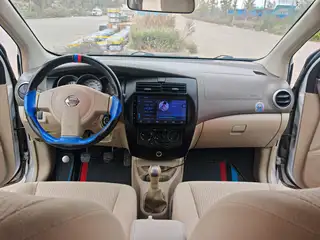 新到13年早产日产骊威，本地两手车，车况好，没有事故，外表内饰新，发动机变速底盘完美，开着特别好，手